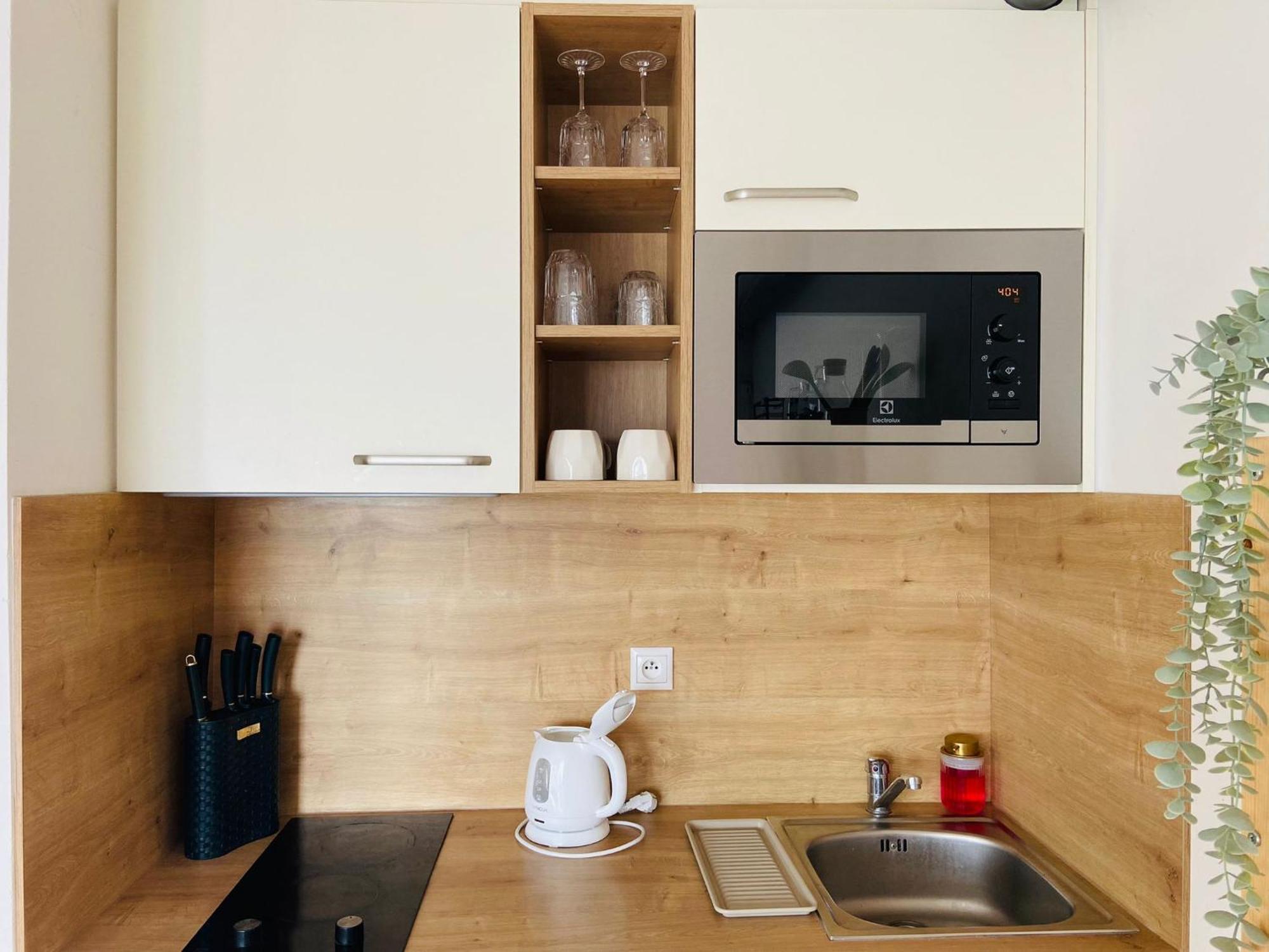 Cozy Studio On The Roof, Next To Incheba Expo Bratislava Luaran gambar