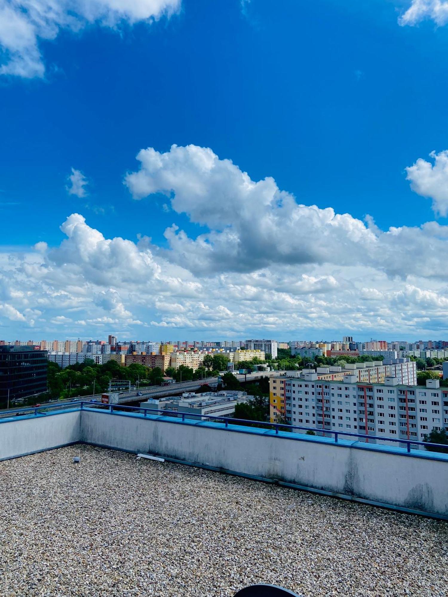 Cozy Studio On The Roof, Next To Incheba Expo Bratislava Luaran gambar
